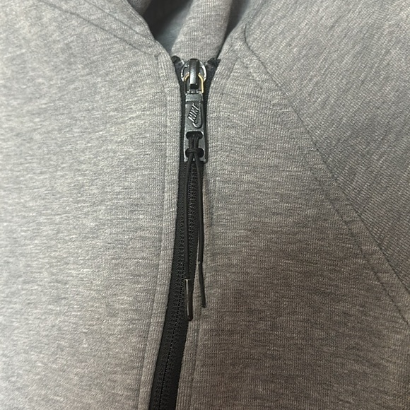 Nike Sportswear Tech Fleece Zip Up Oversized Hoodie in Cape Carbon Heather - Picture 9 of 16